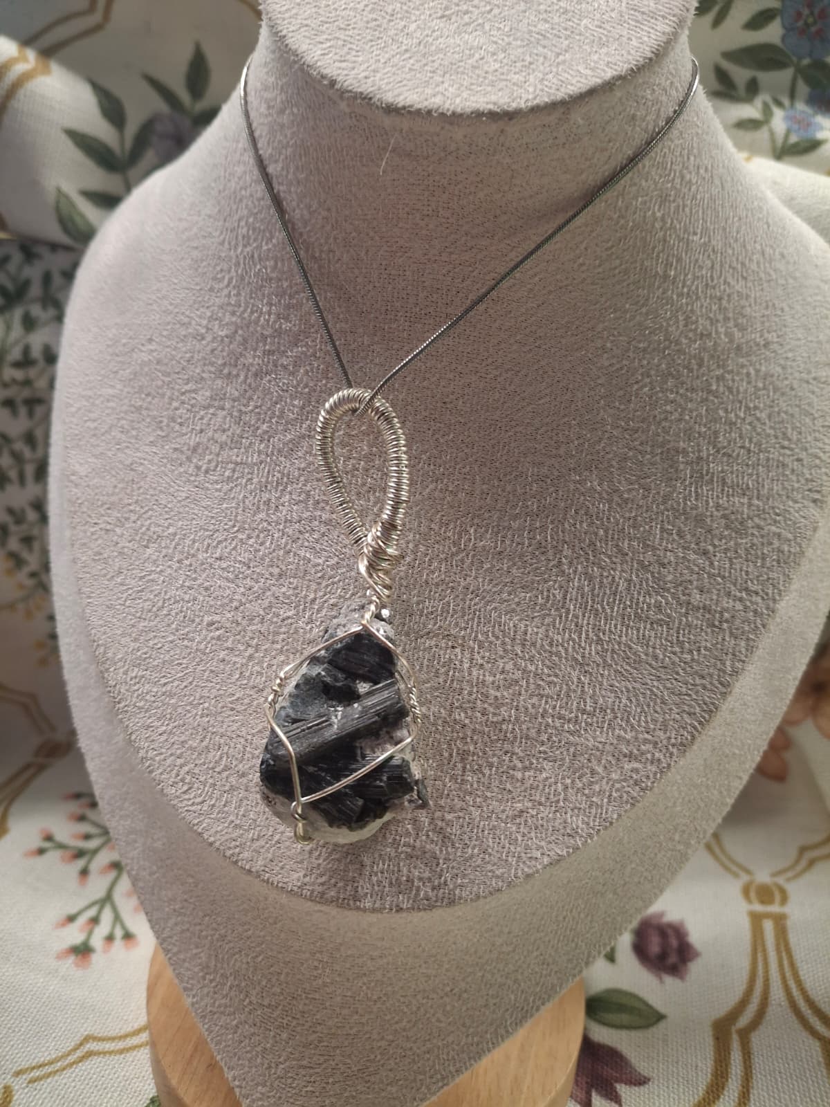 Black Tourmaline Segments & Moonstone – A Story of Protection and Flow
