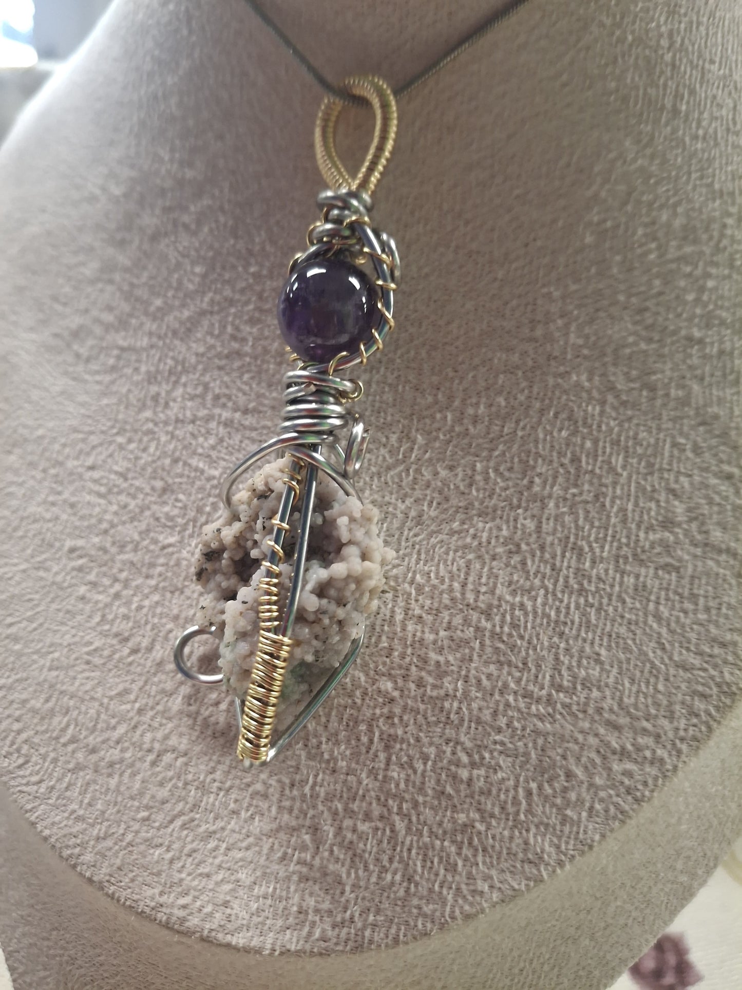 Grape Agate & Amethyst – A Story of Serenity