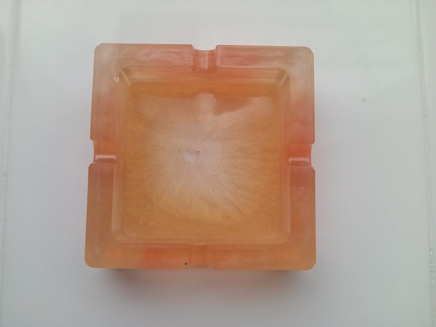 square resin ashtrays - Orange