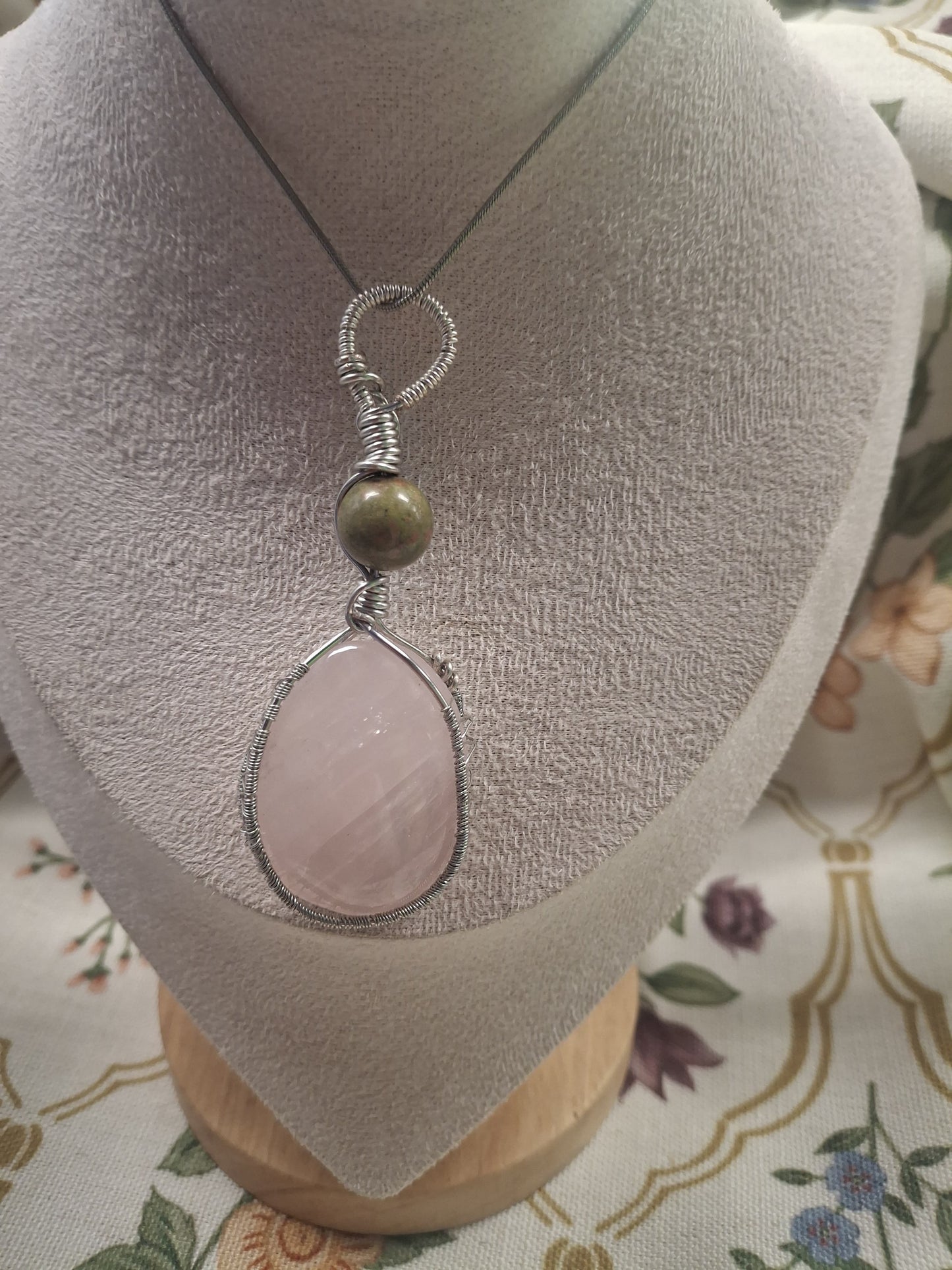 Rose Quartz Palm Stone with Unakite – A Story of Gentle Healing