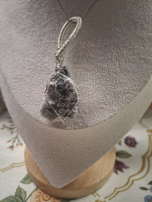 Black Tourmaline Segments & Moonstone – A Story of Protection and Flow