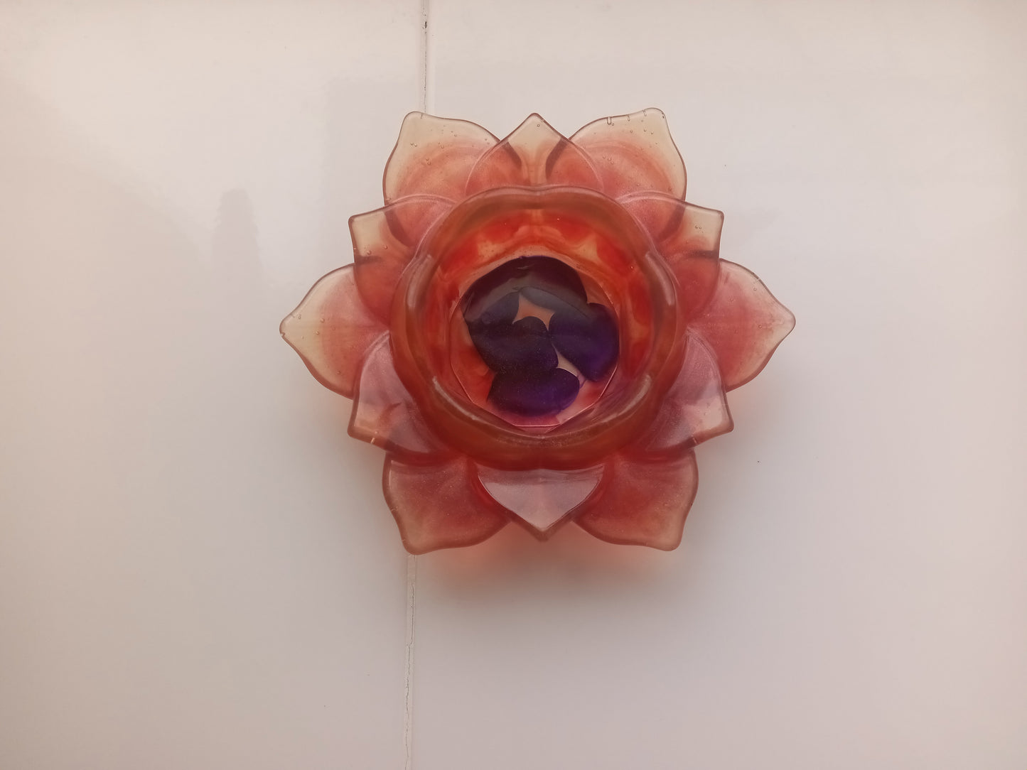 Blossoming flower tealight